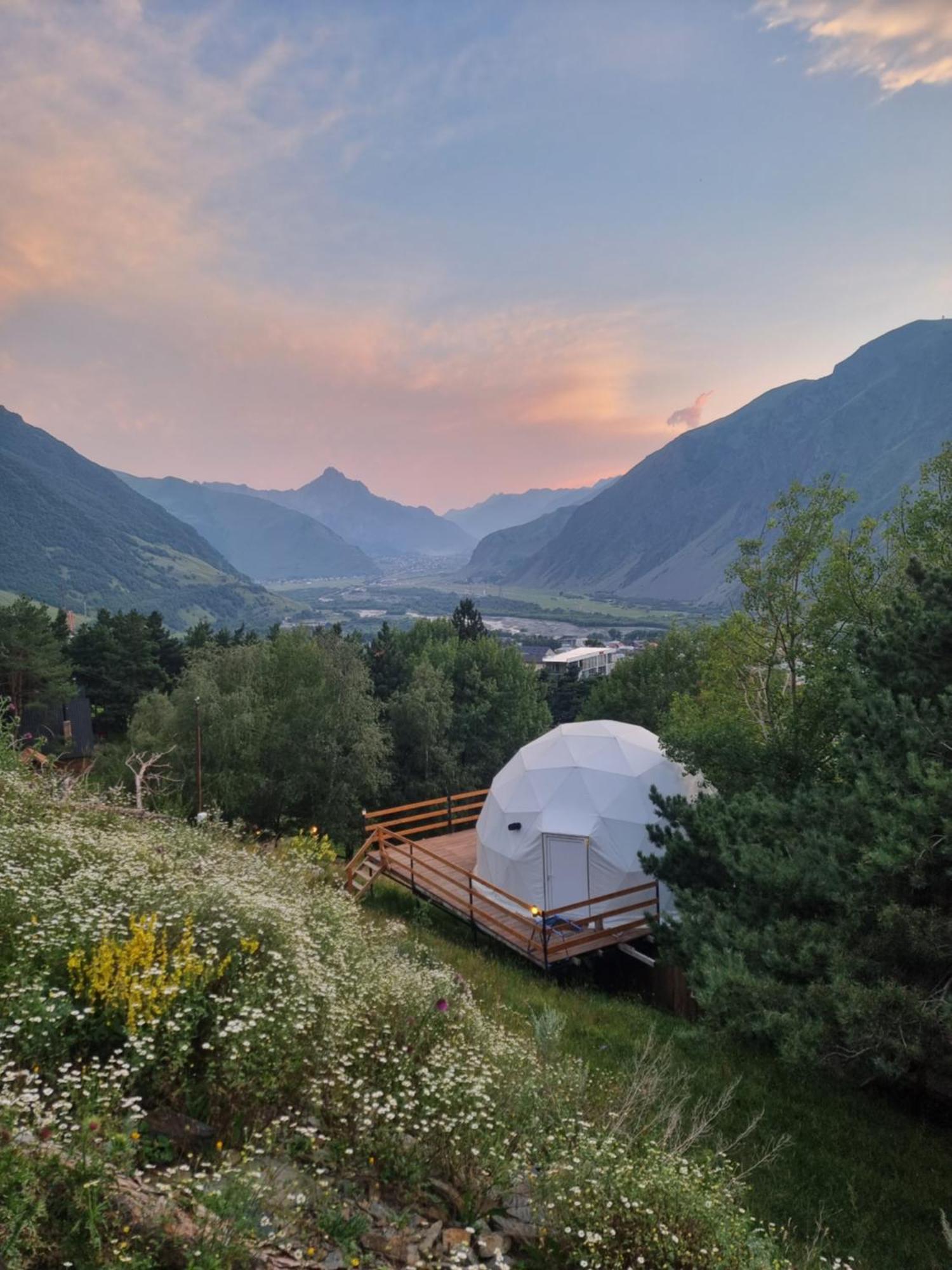 Hotel Elia Glamping Kazbegi Esterno foto